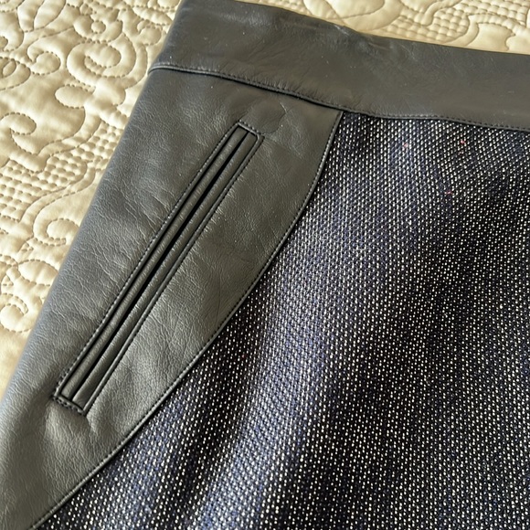 Ann Taylor pencil skirt - Picture 4 of 17